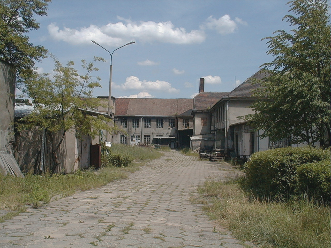 fabryka marcina robaka w ostatnich dniach swojego istnienia tuz przed wyburzeniem w 2004 roku.fot. krzysztof kowalczyk